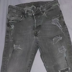 Dark grey/Black jeans (Used)